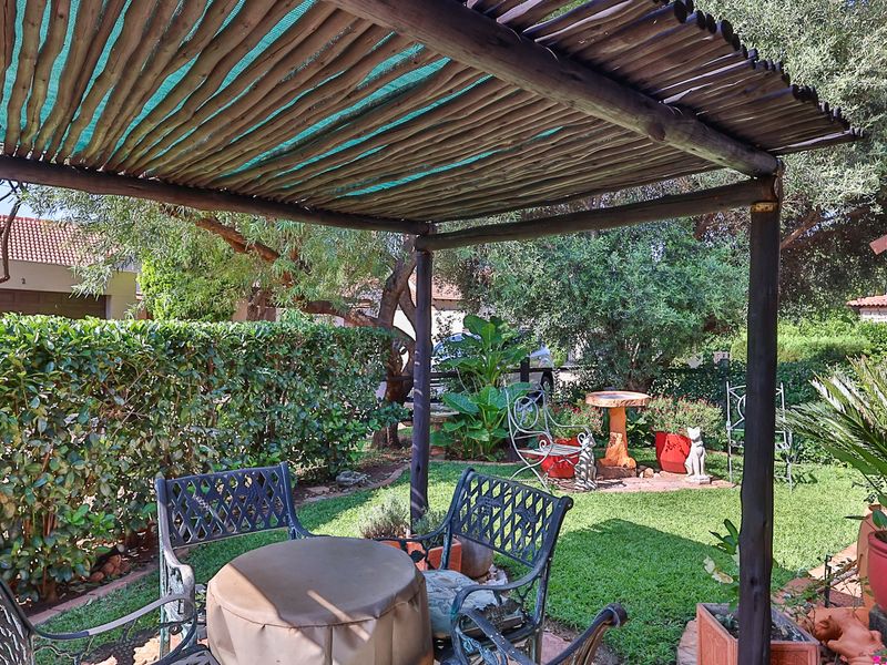 A Cosy Retreat Offering Comfort and Charm in The Coves Estate - Photo 4