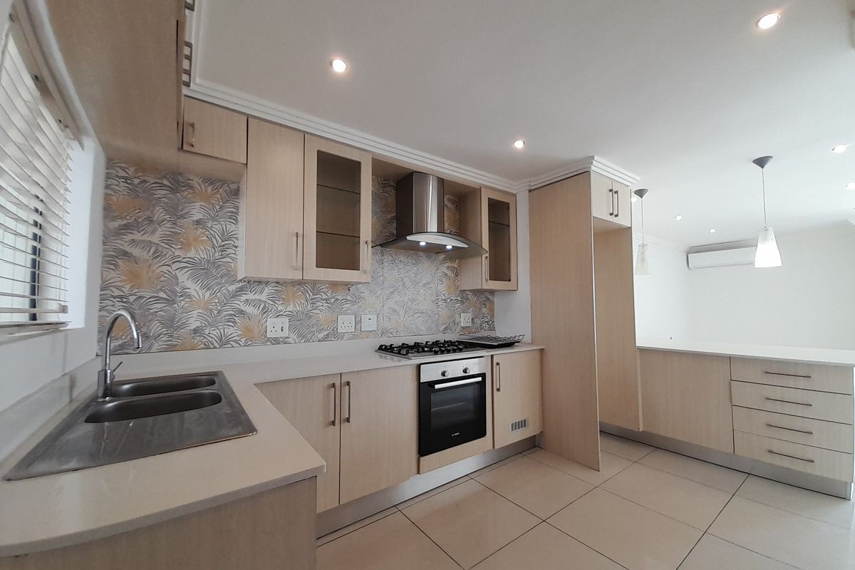 Exclusive Duplex Apartment- Super Well Located in Bryanston - Photo 2