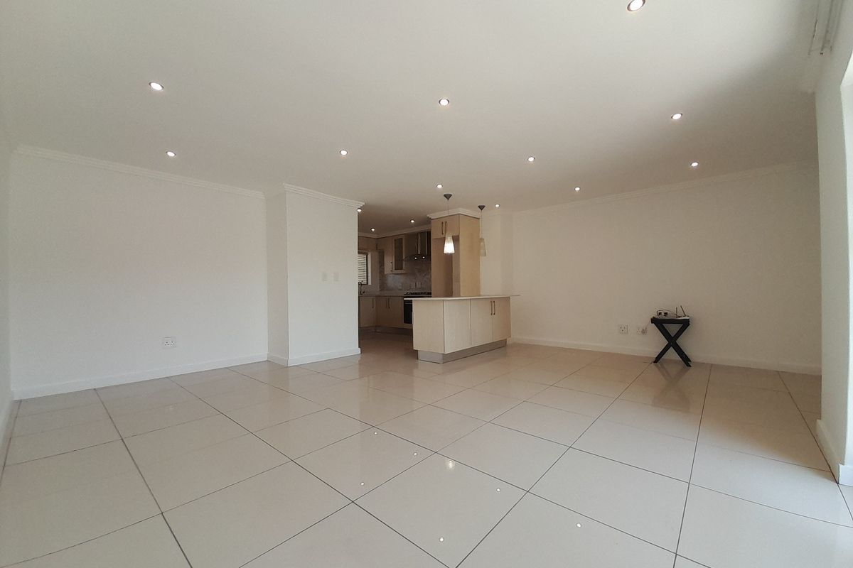 Exclusive Duplex Apartment- Super Well Located in Bryanston - Photo 5