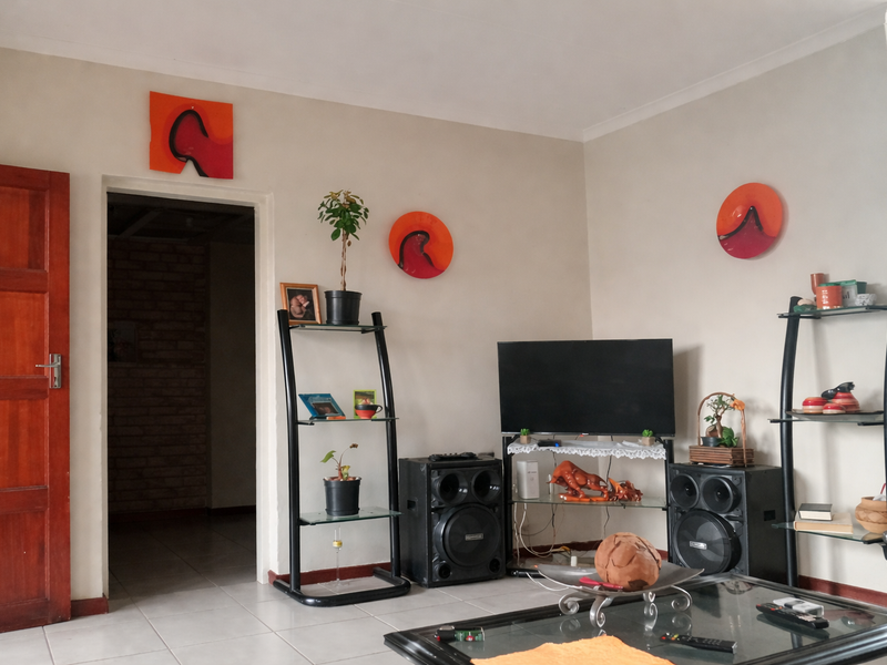 Modern 3-Bedroom Townhouse with Private Garden – Exclusive Mandate - Photo 6