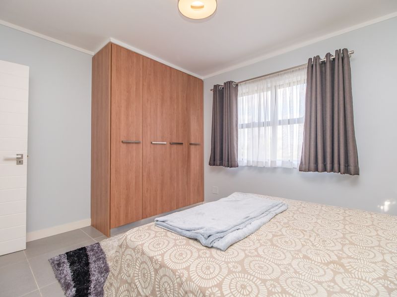 Clean, Classy, Contemporary & Convenient 2 Bedroom Apartment - Photo 9