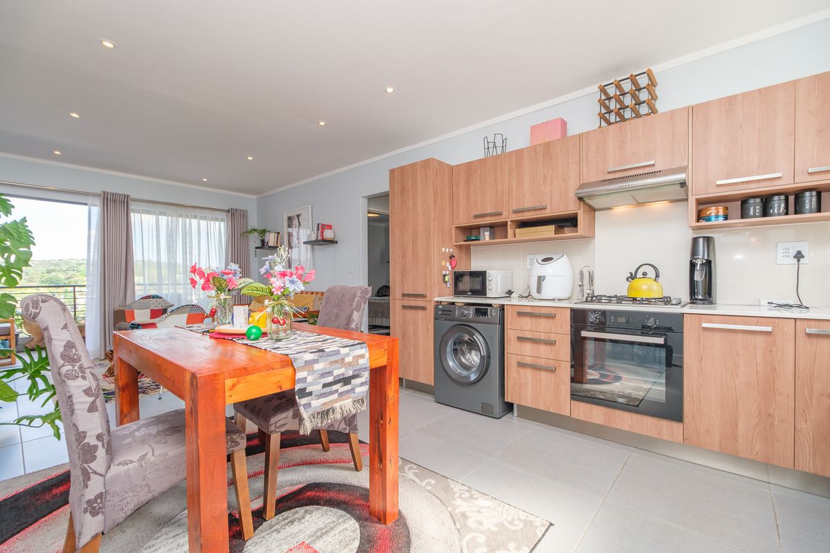 Clean, Classy, Contemporary & Convenient 2 Bedroom Apartment - Photo 3