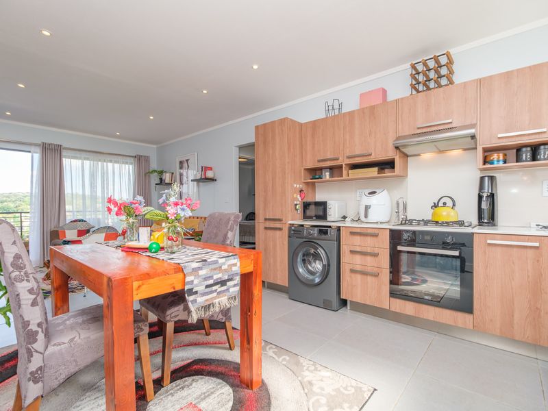 Clean, Classy, Contemporary & Convenient 2 Bedroom Apartment - Photo 3