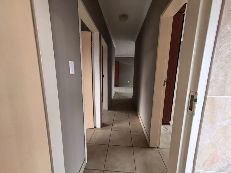 Elegant three bedroom apartment in a prime location. - Photo 4