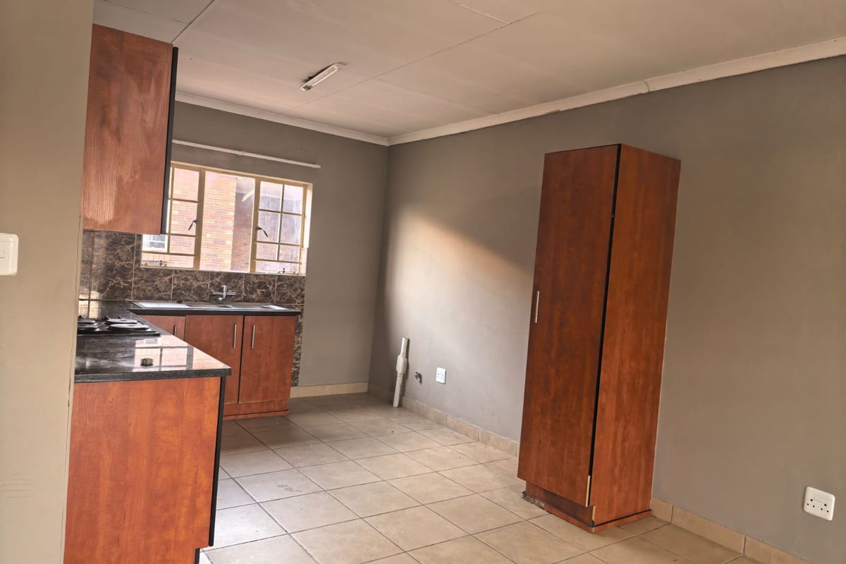 Elegant three bedroom apartment in a prime location. - Photo 5