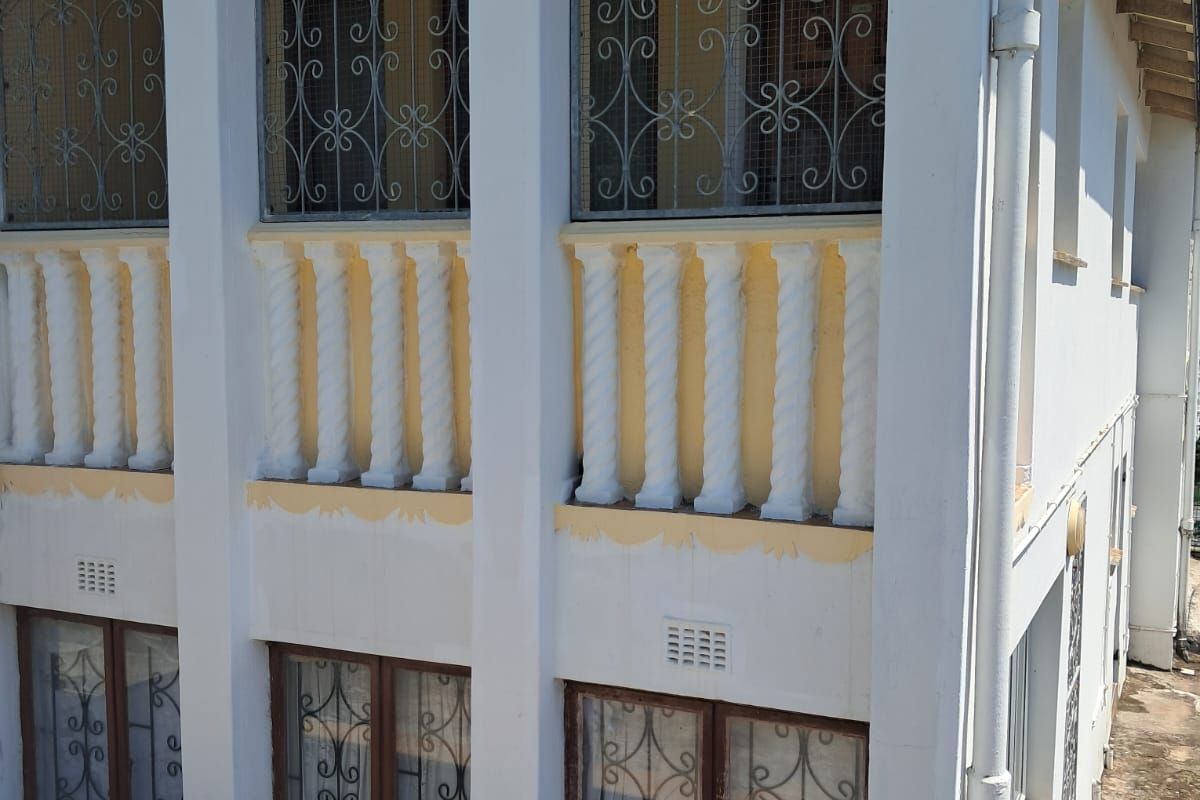 ' Charming Double Storey Family Home " - Photo 2