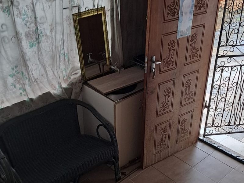 ' Charming Double Storey Family Home " - Photo 10