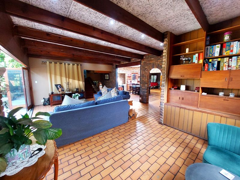 Big, Bold & Full of Soul – This Home's Got It All! - Photo 5