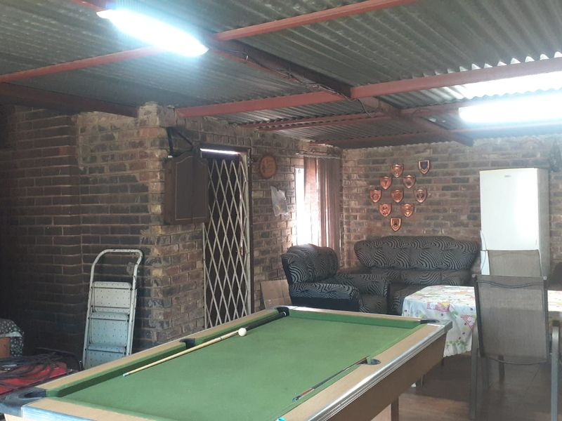 A comfortable house on the quiet edge of CW5 Vanderbijlpark - Photo 10