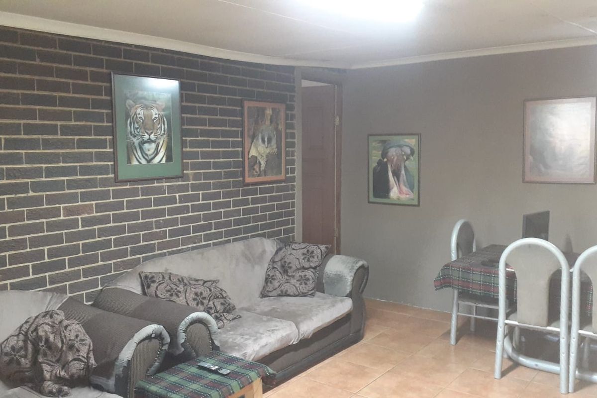 A comfortable house on the quiet edge of CW5 Vanderbijlpark - Photo 4