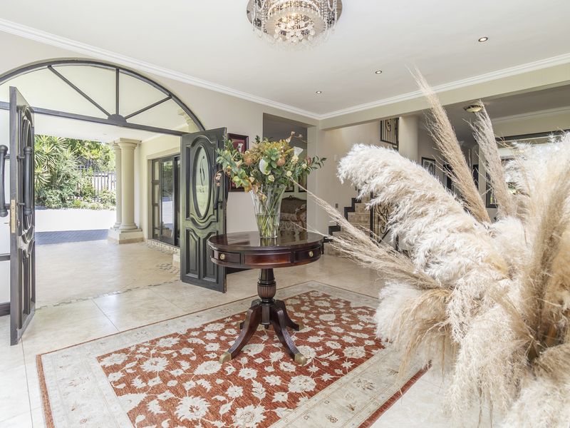 Stunning 6-bedroom Freehold home in Bryanston, Sandton, offering luxury living and spacious elegance - Photo 4