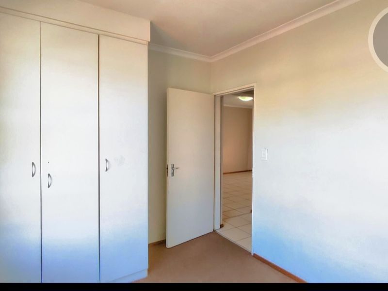 stunning , luxury Apartment - Photo 8