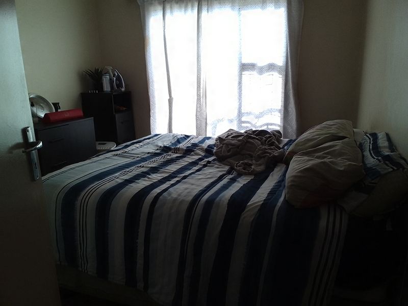 Charming 1-bedroom sectional title for sale, perfect for first-time buyers or savvy investors! - Photo 4