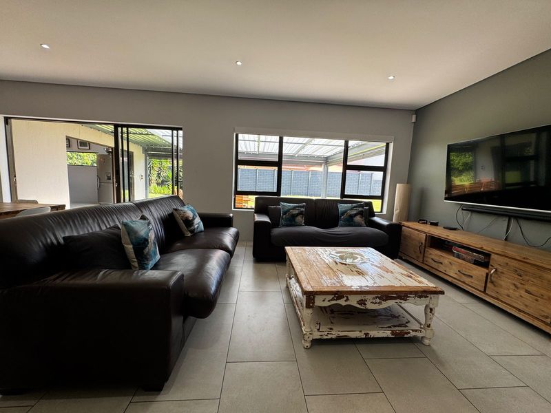 Modern, Energy-Efficient Home in a Prime Brackenhurst Location - Photo 6