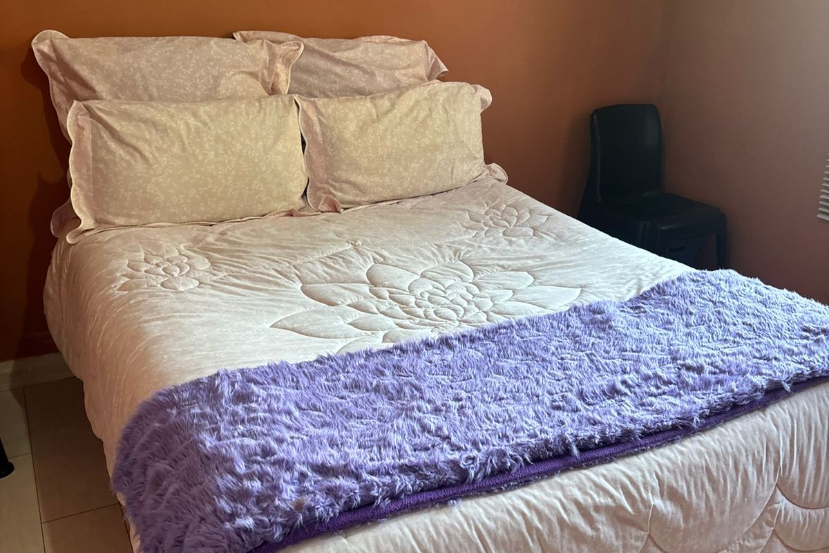 Charming 3-bedroom house for sale, perfect for families, in a quiet neighborhood with modern amenit - Photo 3