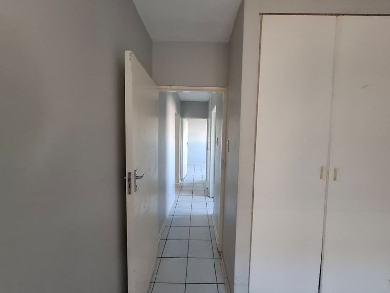 Modern comfort meets city convenience — your stylish 2‐bed retreat awaits! - Photo 6