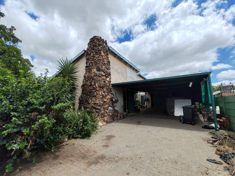 Spacious 5 Bedroom Fixer-Upper with Huge Potential in Danville!!! - Photo 3