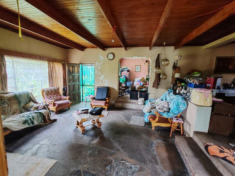 Spacious 5 Bedroom Fixer-Upper with Huge Potential in Danville!!! - Photo 4