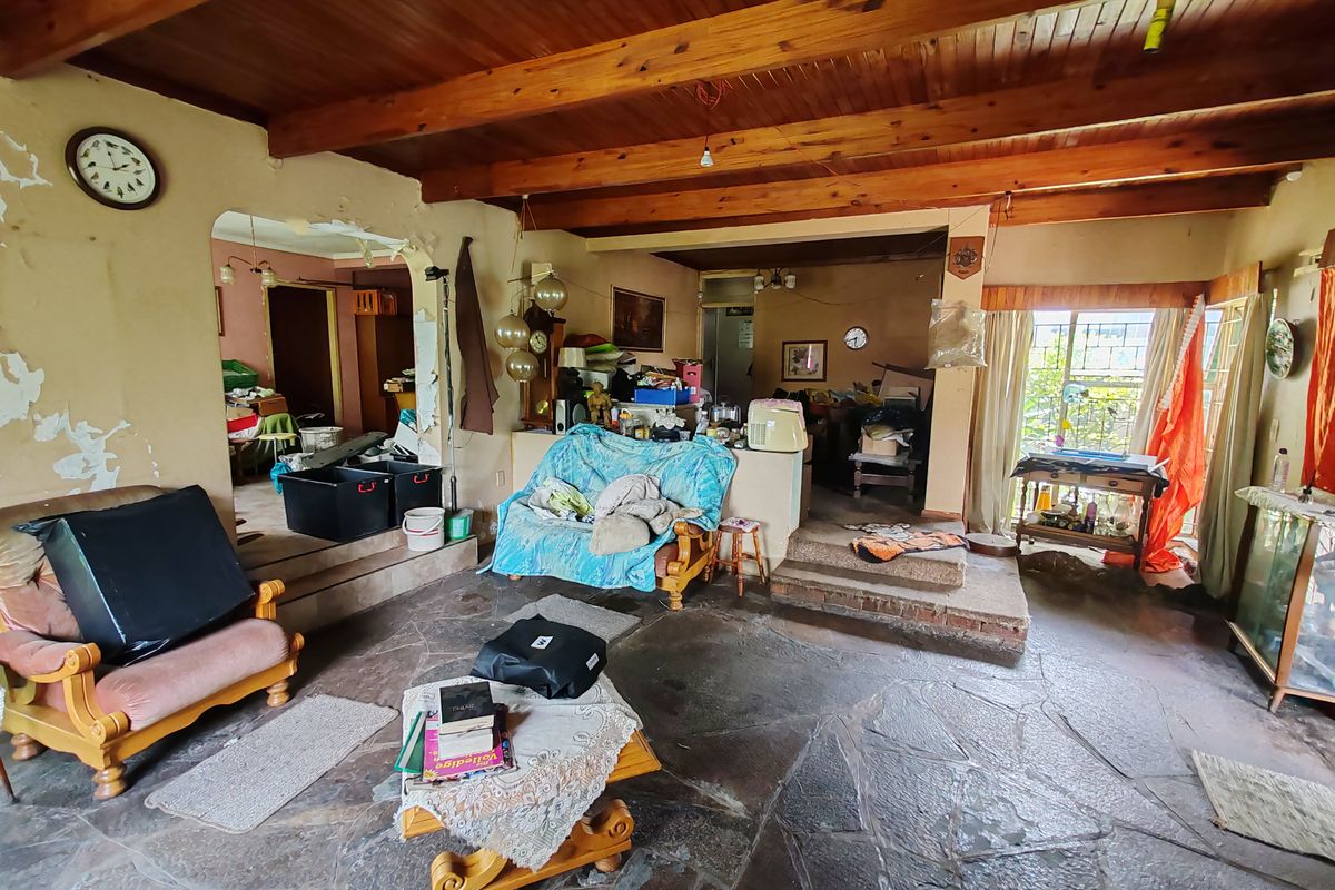 Spacious 5 Bedroom Fixer-Upper with Huge Potential in Danville!!! - Photo 5