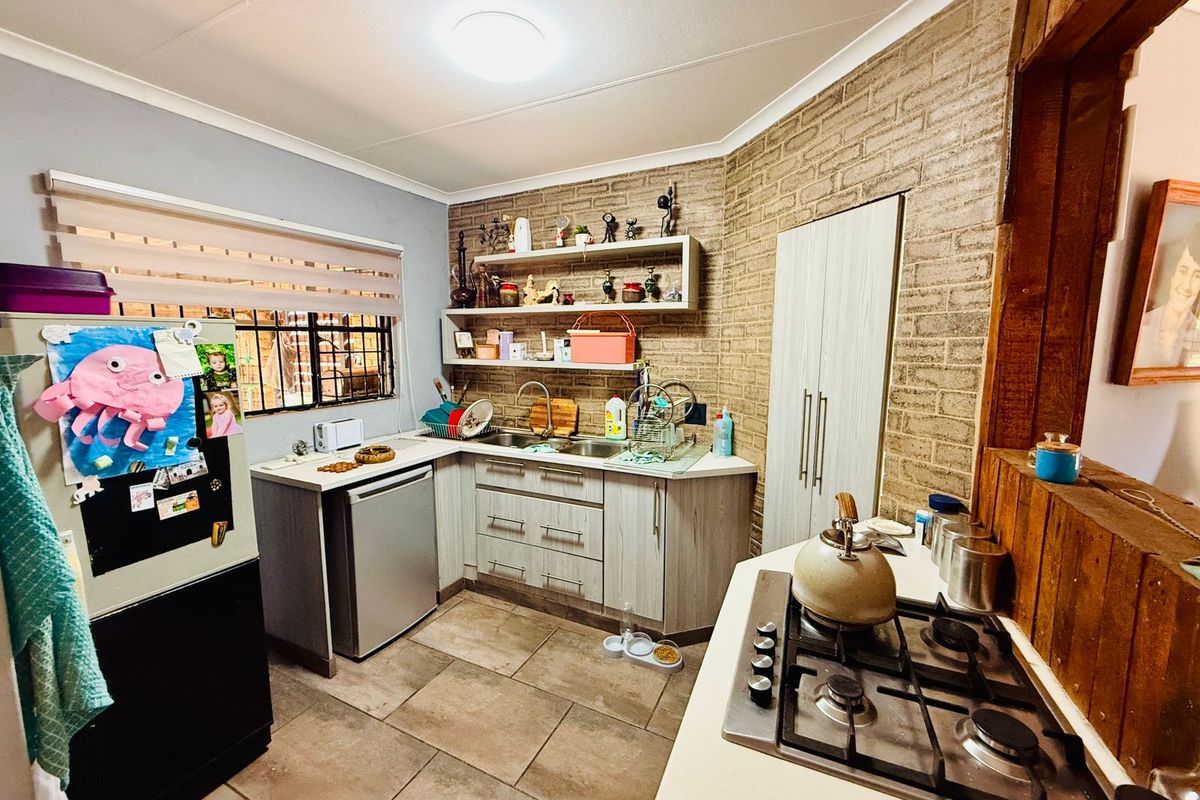 Spacious Family Home for Sale in Hesteapark - Photo 2