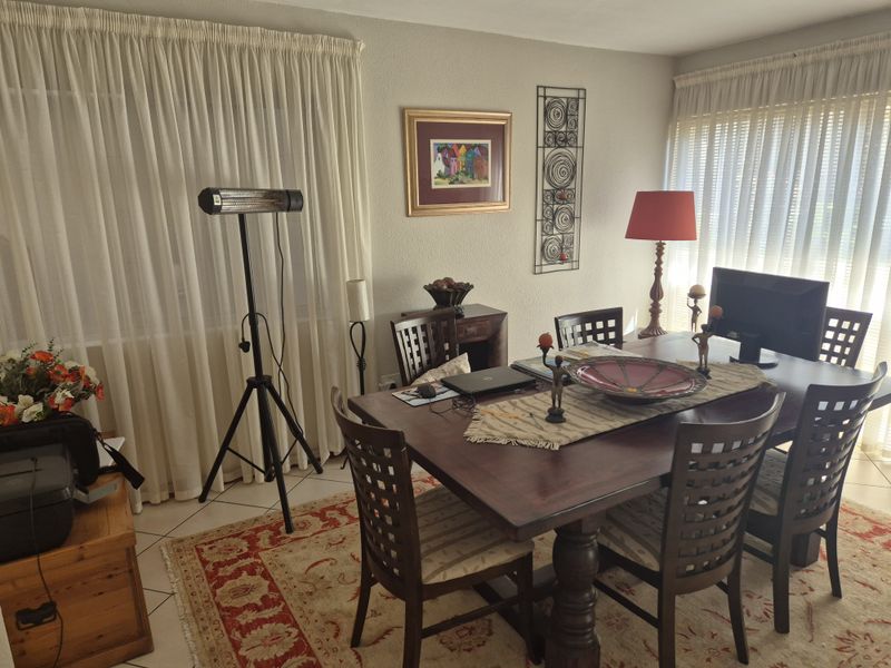 Secure, Stylish & Set in a Highly Desirable Area - Photo 10