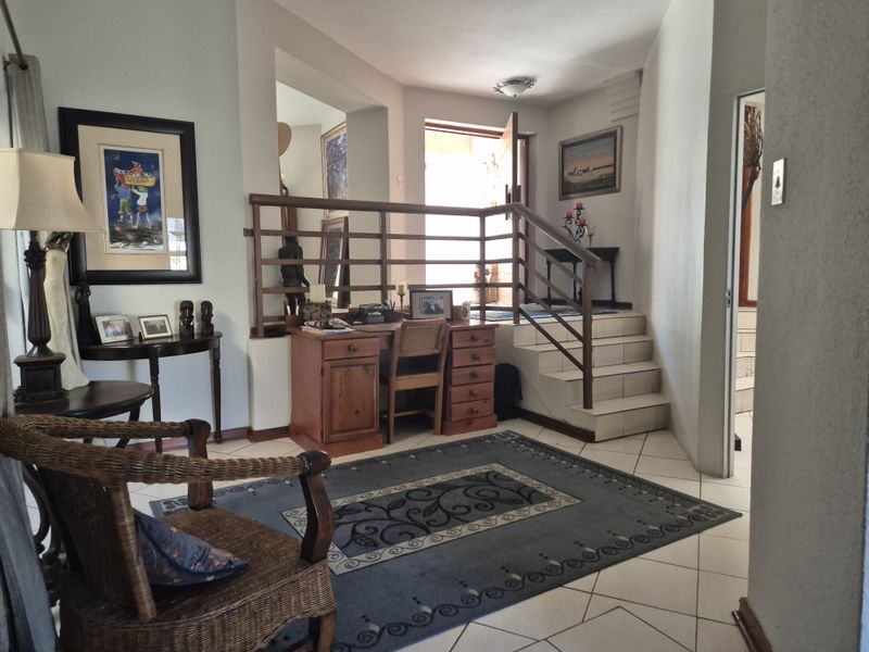 Secure, Stylish & Set in a Highly Desirable Area - Photo 8