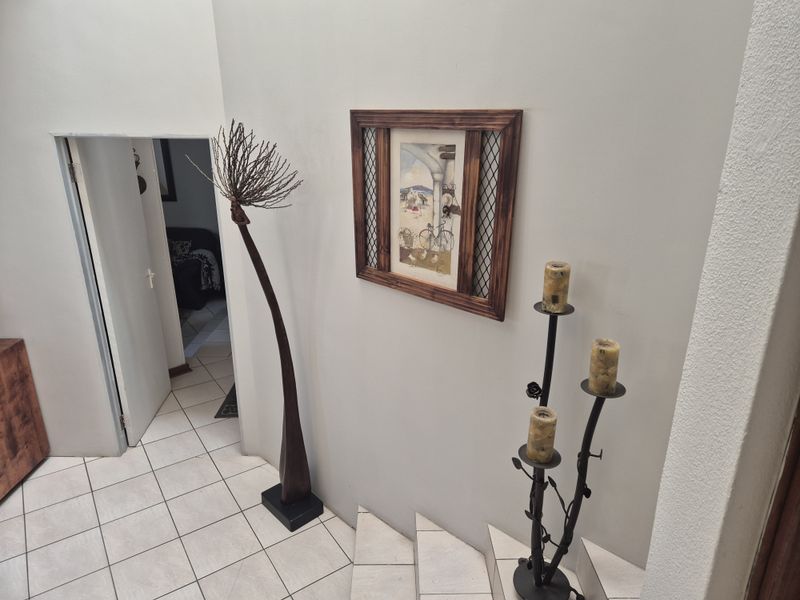 Secure, Stylish & Set in a Highly Desirable Area - Photo 7