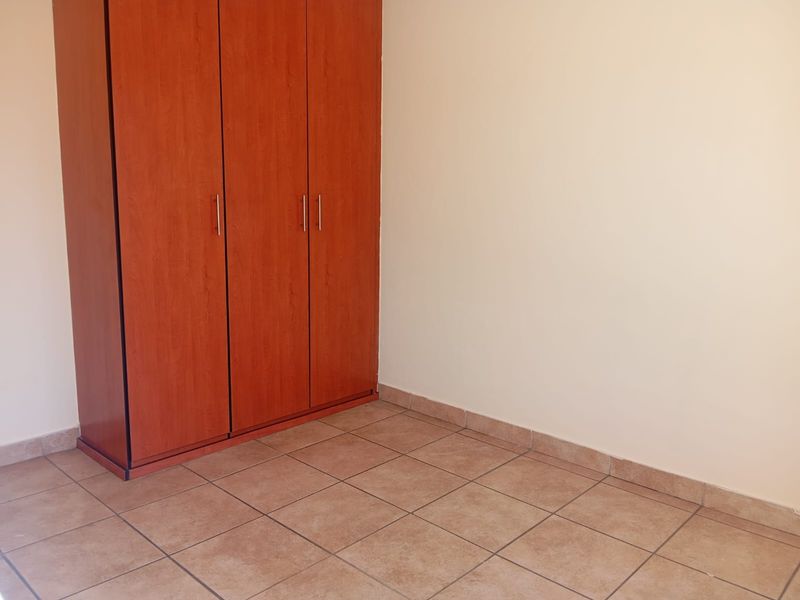 Comfortable living: Beautiful 3-bedroom Apartment - Photo 9