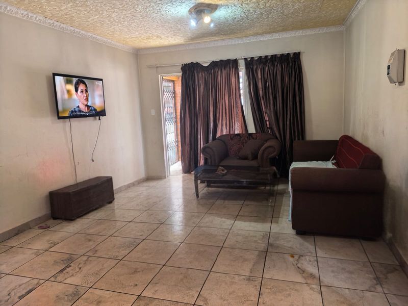 Comfortable living: Beautiful 3-bedroom Apartment - Photo 4