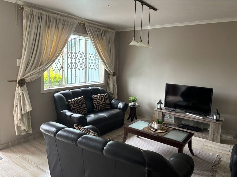 A Cozy Nest Awaits in Pinetown's Hidden Gem - Photo 7