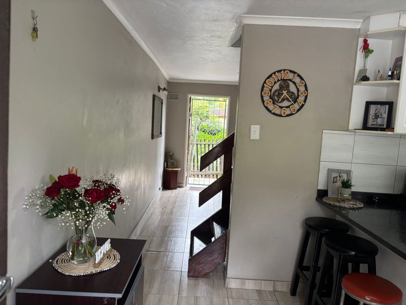 A Cozy Nest Awaits in Pinetown's Hidden Gem - Photo 10