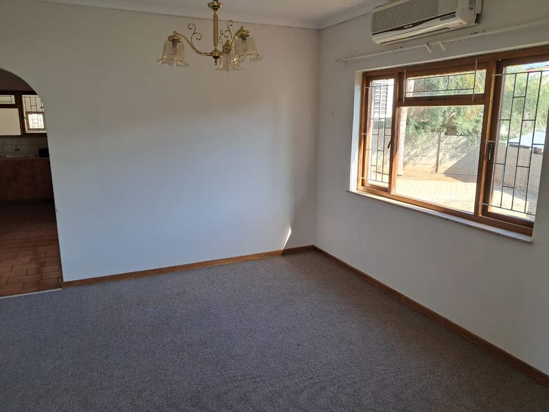 Elevated home with views and a proper sized braai and entertaiment room - Photo 7