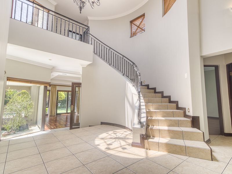 Executive Residence in secure Cedar Lakes Lifestyle Estate - Photo 5