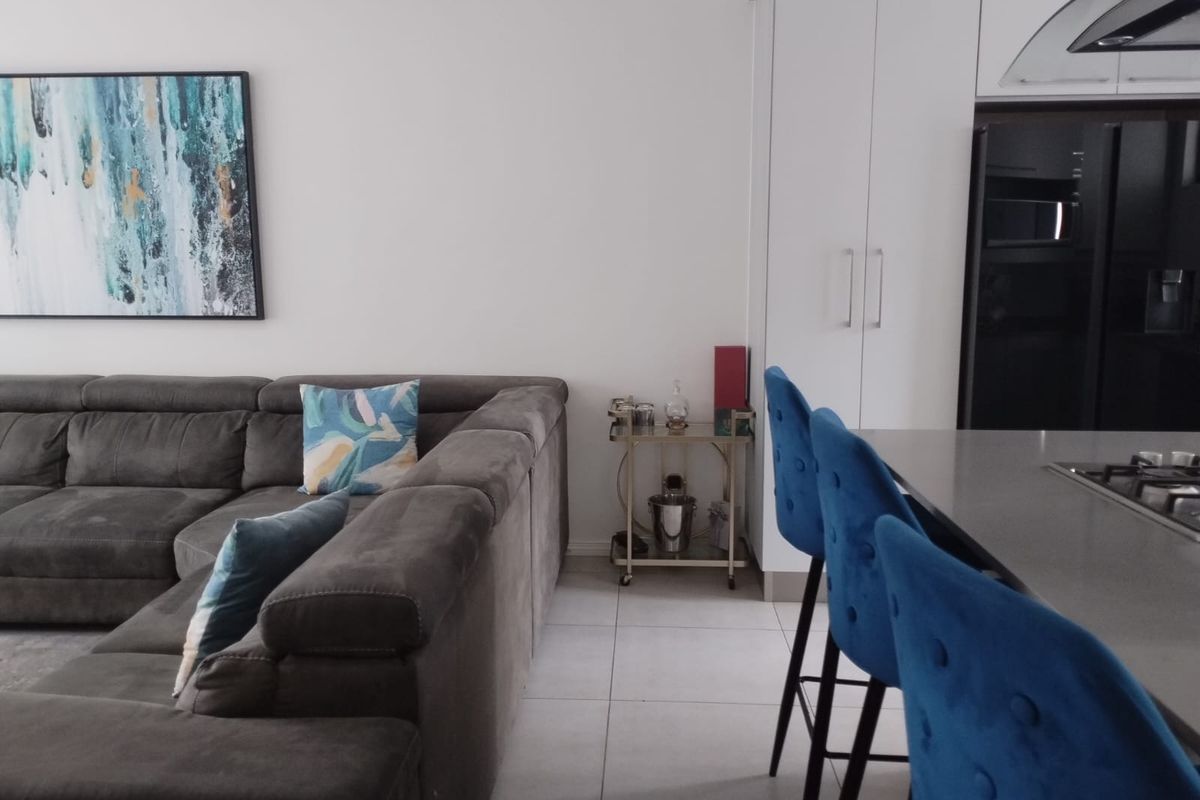 This brand-new duplex offers a modern and spacious layout, perfectly designed for comfortable family - Photo 4