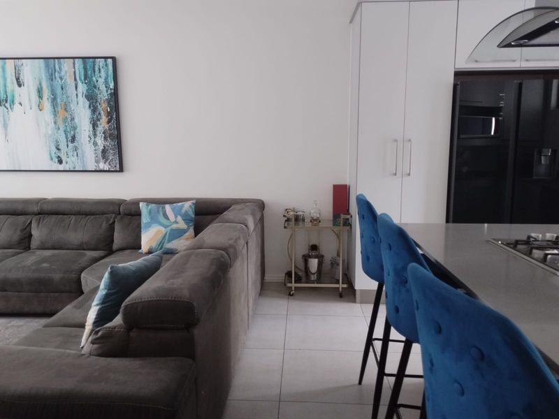 This brand-new duplex offers a modern and spacious layout, perfectly designed for comfortable family - Photo 4