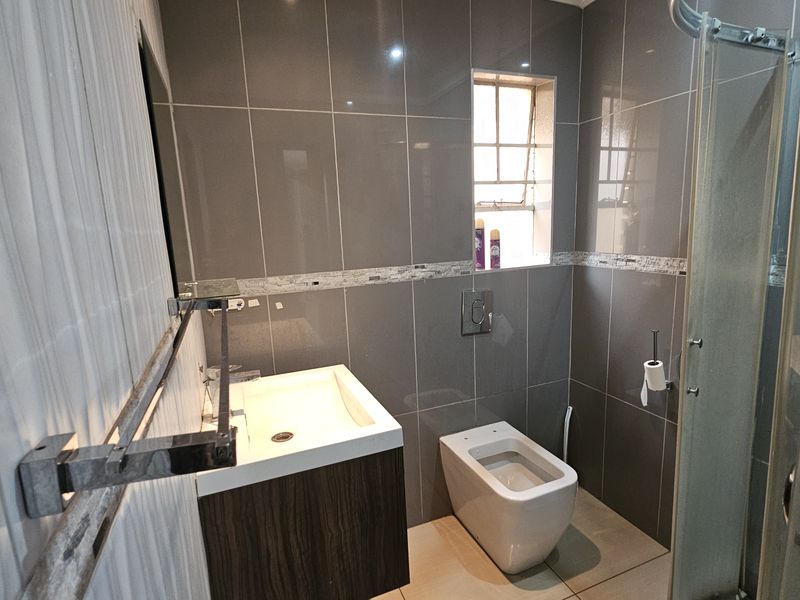 PERFECT 3 Bed 2 BATH FAMILY HOME, IN SECURE COMPLEX - Photo 7