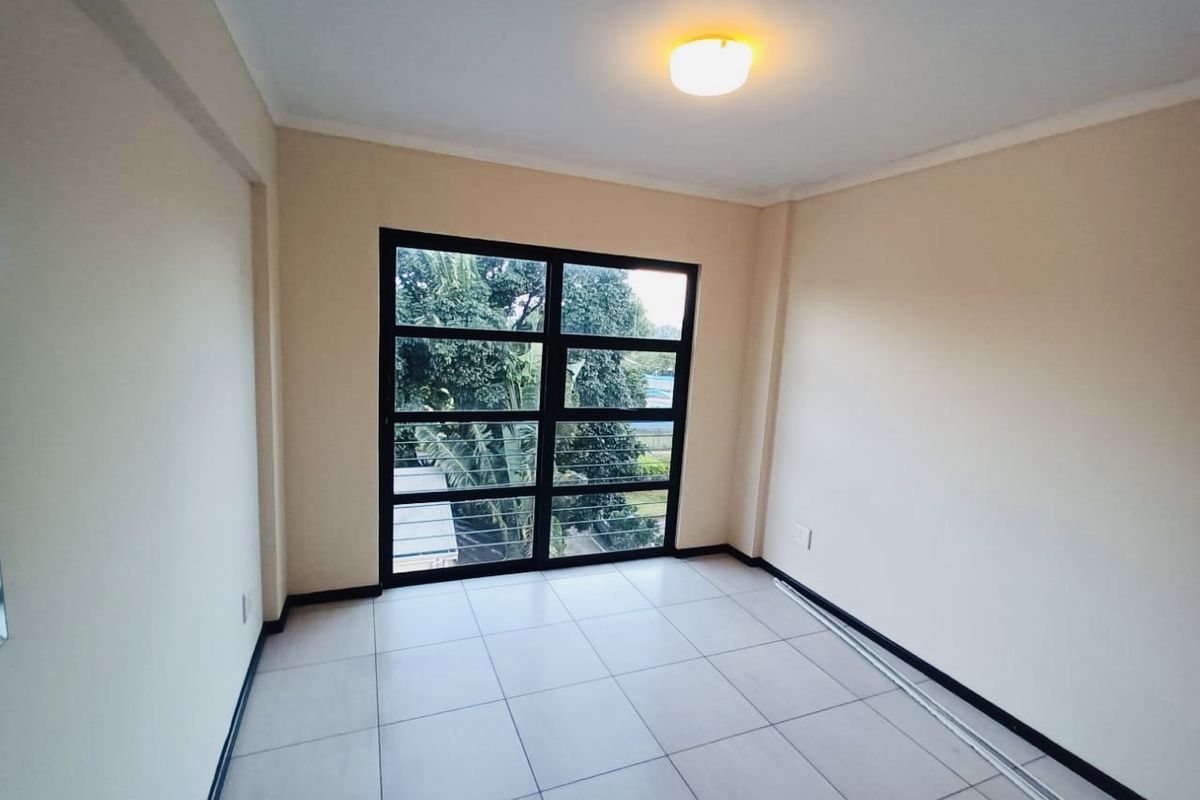 Neat & Well-Maintained 2 Bedroom Apartment in Prime Essenwood Location - Photo 4
