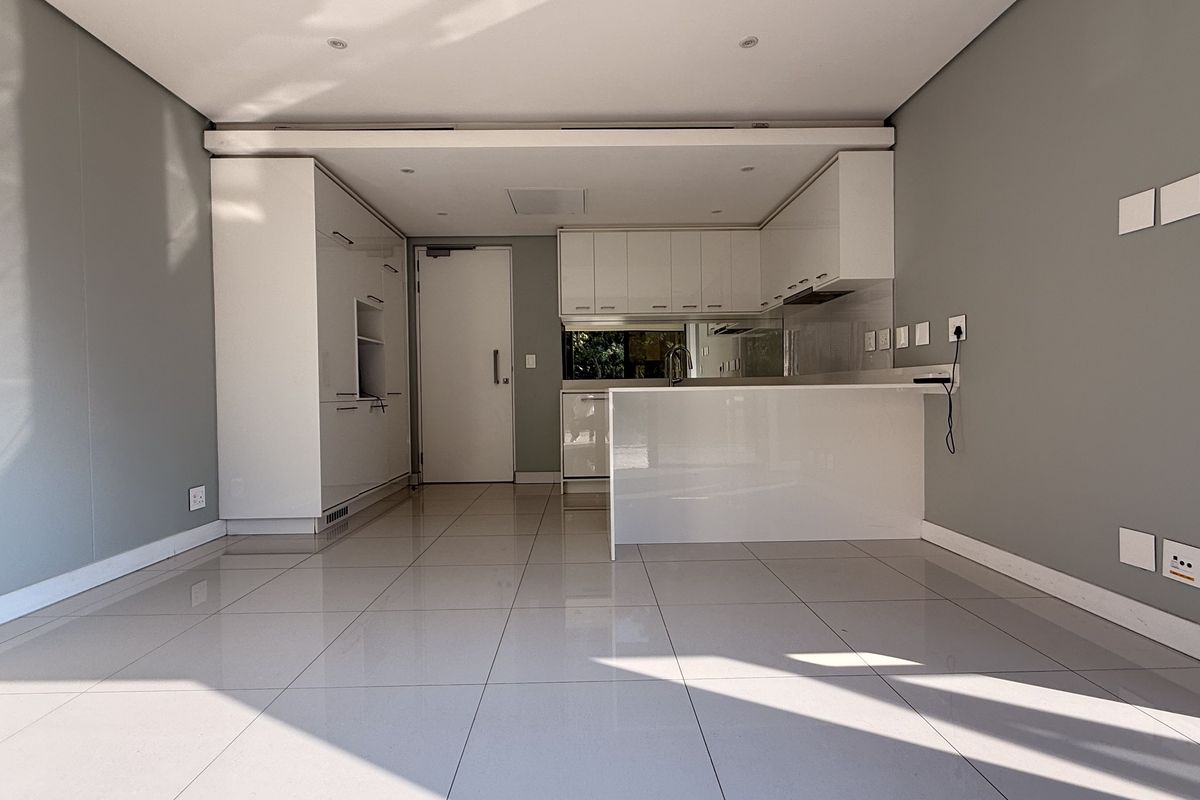 Starting to bid from R1 499 000.00 !!! Live Online Auction! Non-Distressed Auction - Photo 4