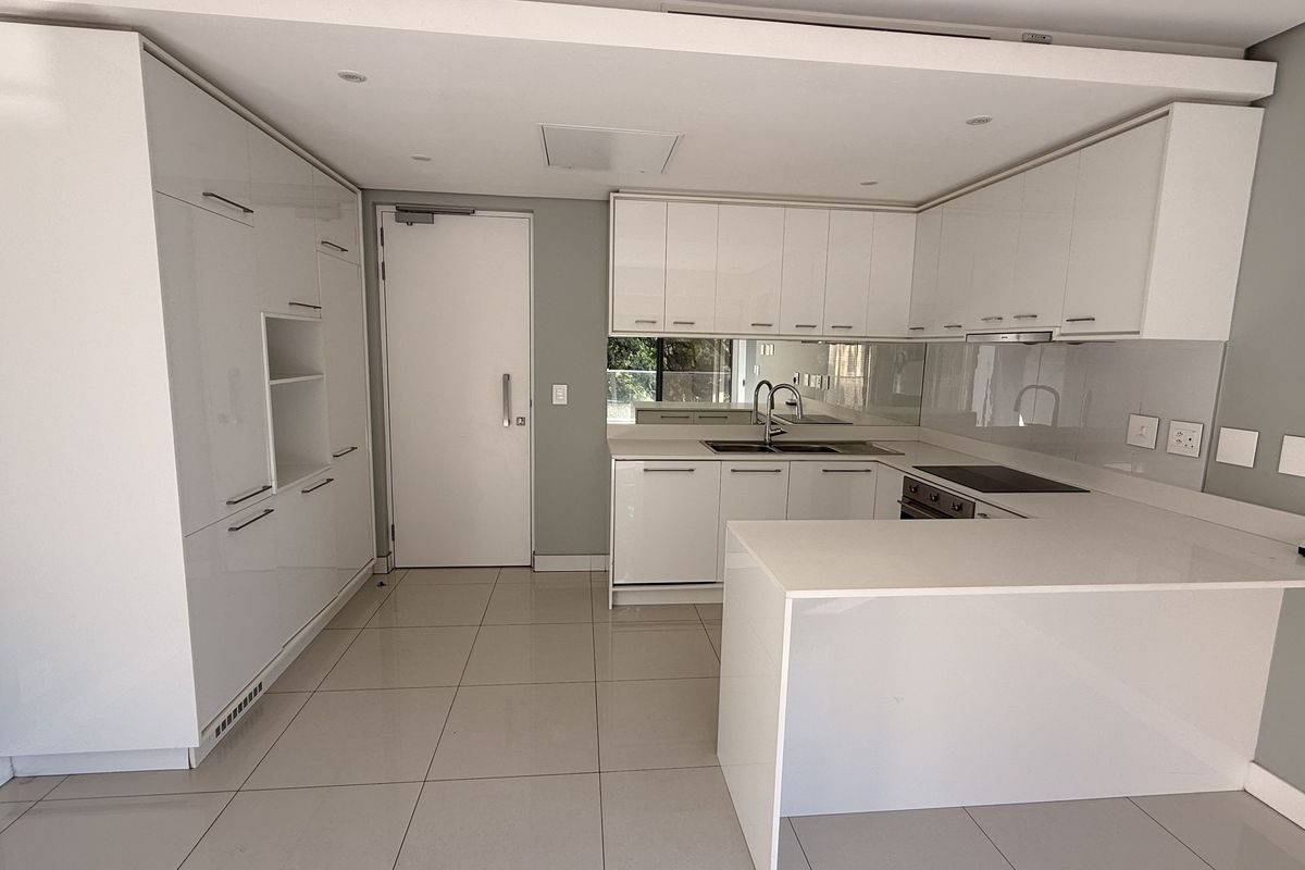 Starting to bid from R1 499 000.00 !!! Live Online Auction! Non-Distressed Auction - Photo 3