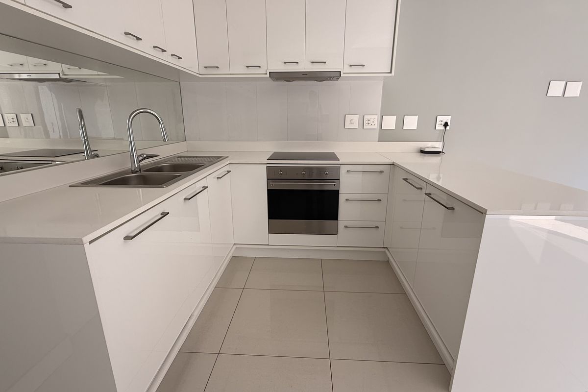 Starting to bid from R1 499 000.00 !!! Live Online Auction! Non-Distressed Auction - Photo 2