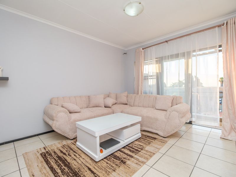 Modern 2 Bed, 1 Bath Unit for Sale in Noordhang - Photo 5