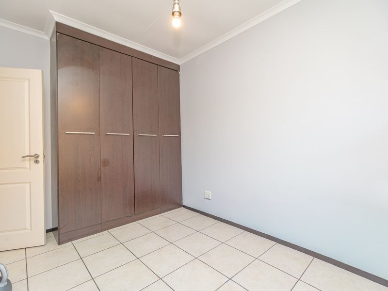 Modern 2 Bed, 1 Bath Unit for Sale in Noordhang - Photo 10