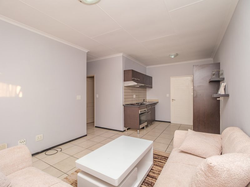 Modern 2 Bed, 1 Bath Unit for Sale in Noordhang - Photo 7