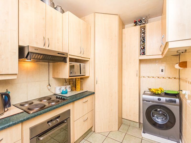 Spacious, Modern & Ready For Occupation - Photo 3