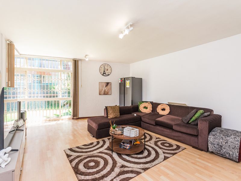 Spacious, Modern & Ready For Occupation - Photo 5