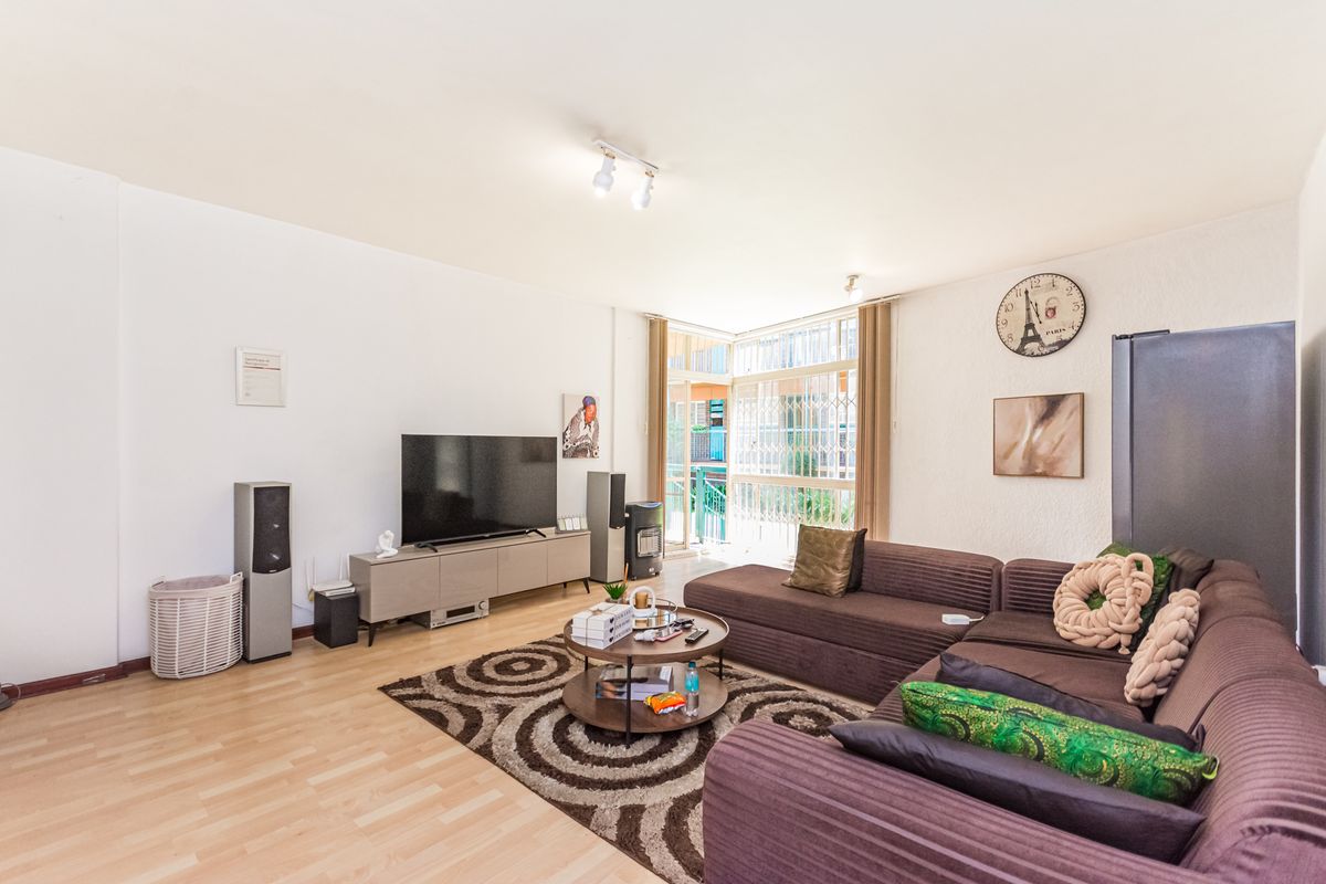 Spacious, Modern & Ready For Occupation - Photo 4