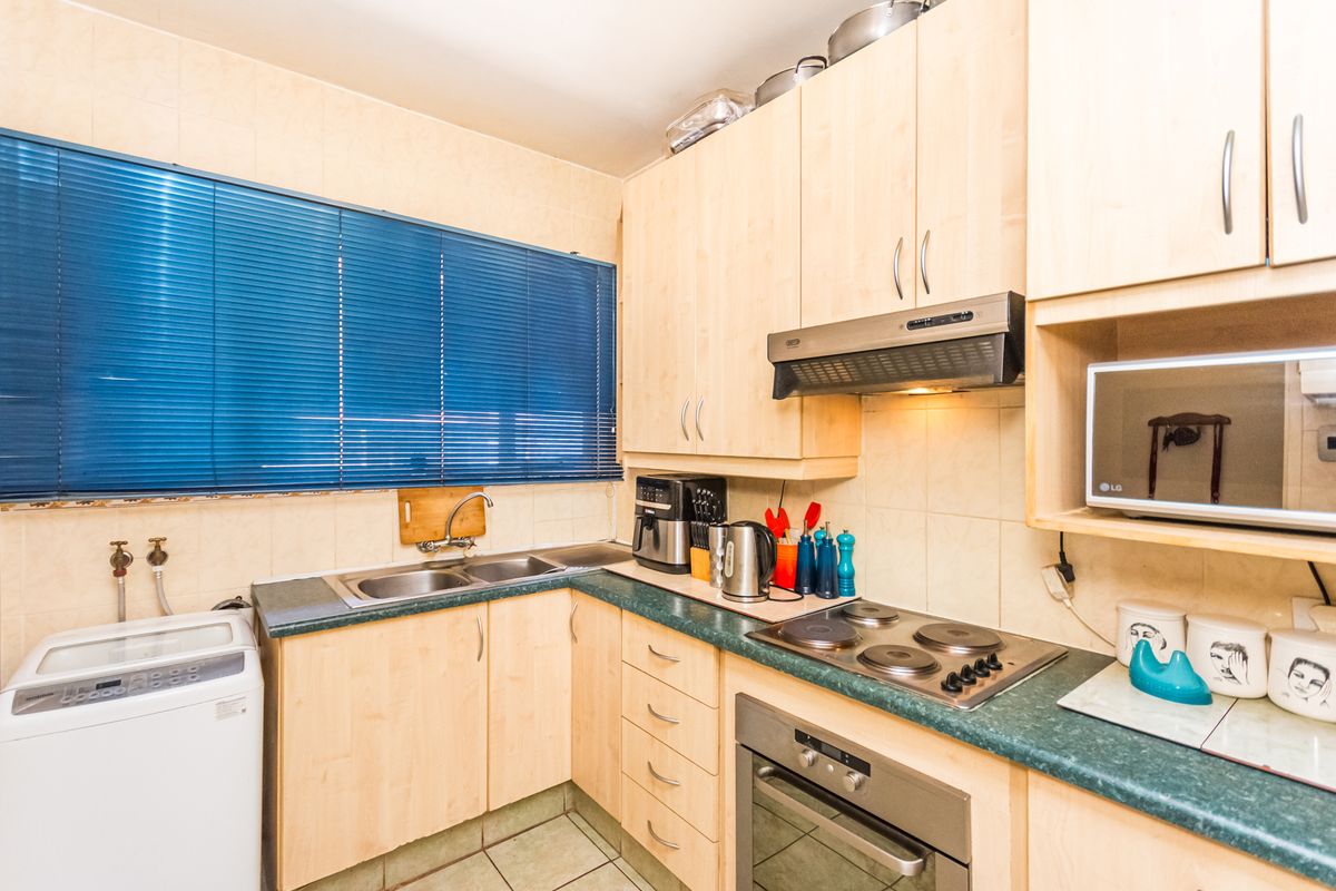 Spacious, Modern & Ready For Occupation - Photo 2