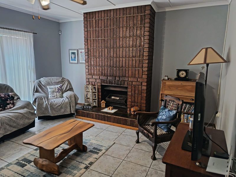 Vanes Estate Family Home For Sale! - Photo 5