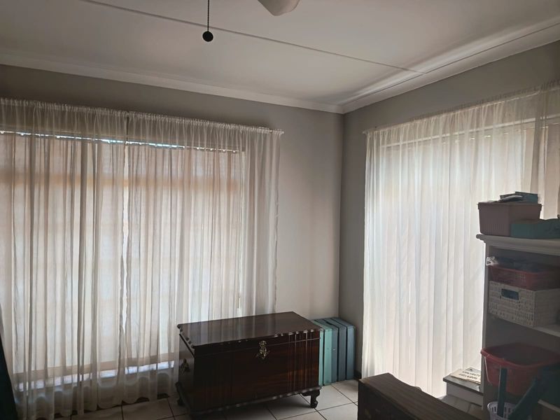 Vanes Estate Family Home For Sale! - Photo 3