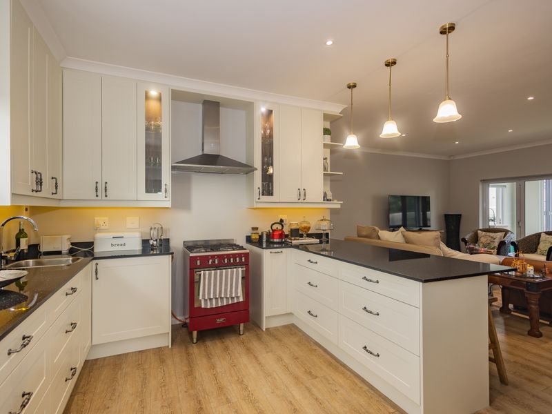 ***EXCLUSIVE SOLE MANDATE*** - Modern Winelands Living with Breathtaking Mountain Views - Photo 8